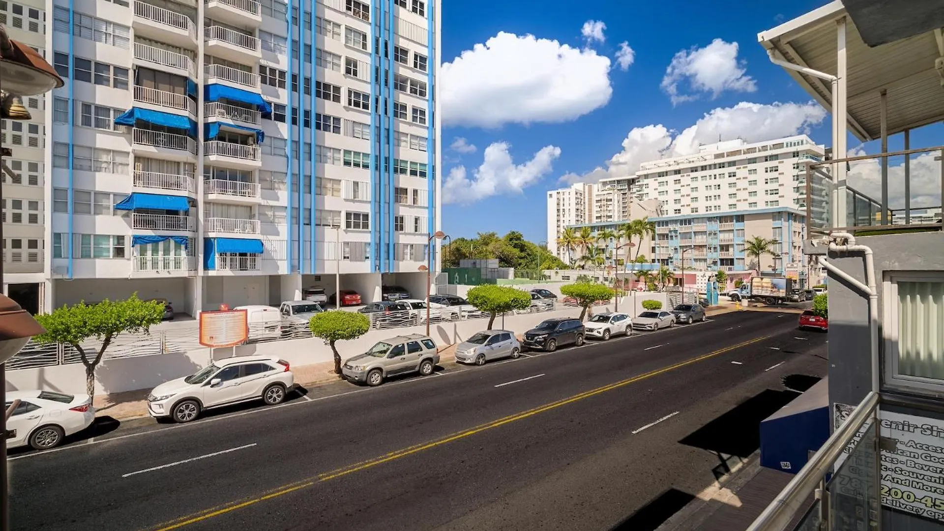 New - Cozy San Juan Condo - 3-Min Walk To Beach Front Appartamento
